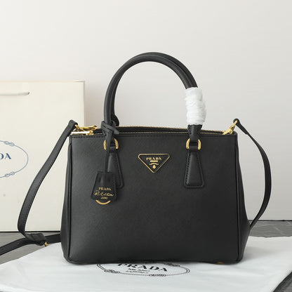 Bolso Prada Galleria de Cuero Saffiano | Icono de Elegancia en Panamá