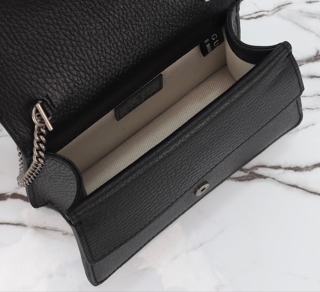 Gucci Dionysus Mini en Cuero Negro y Cristales – Lujo Artesanal y Brillo Sofisticado