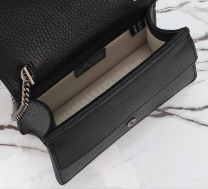 Gucci Dionysus Mini en Cuero Negro y Cristales – Lujo Artesanal y Brillo Sofisticado