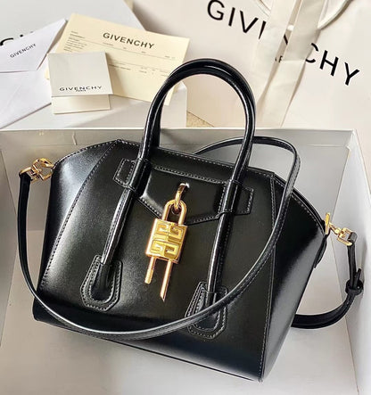 Mini Antigona Lock en Cuero Box