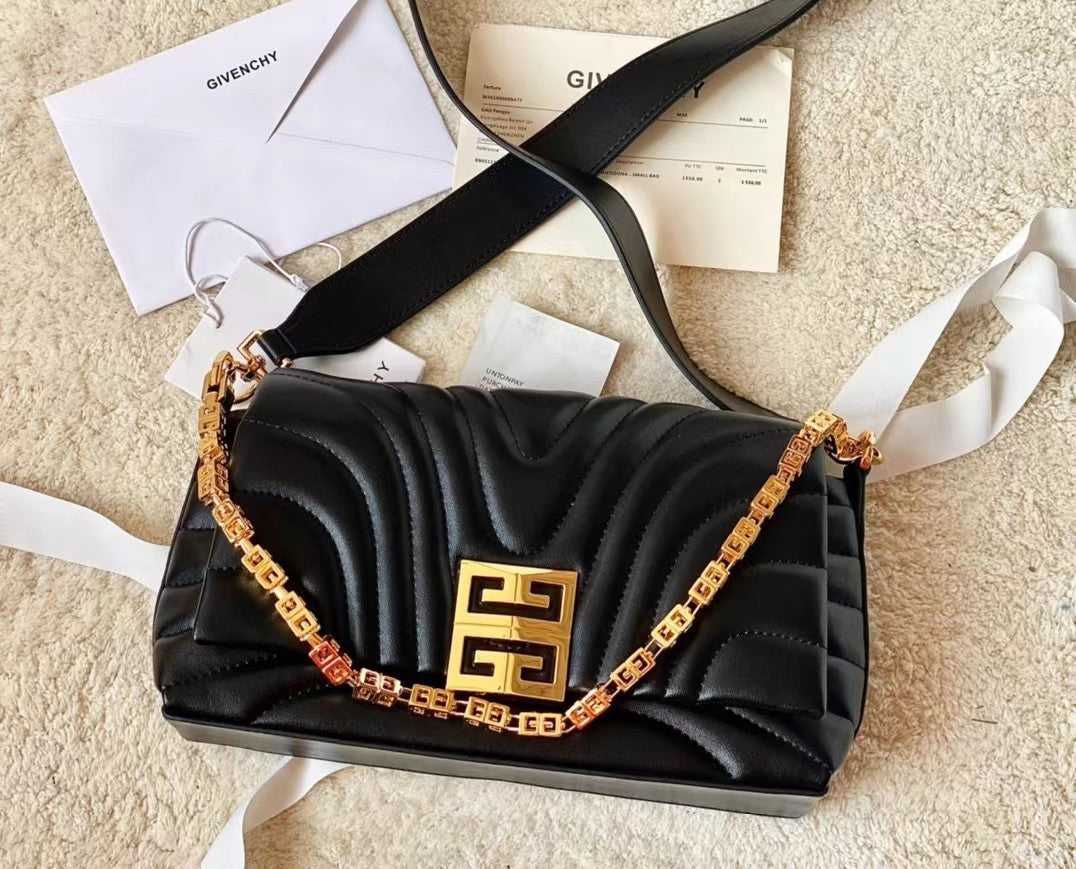 Bolso Givenchy 4G Chain – Cuero Acolchado Negro con Cadena