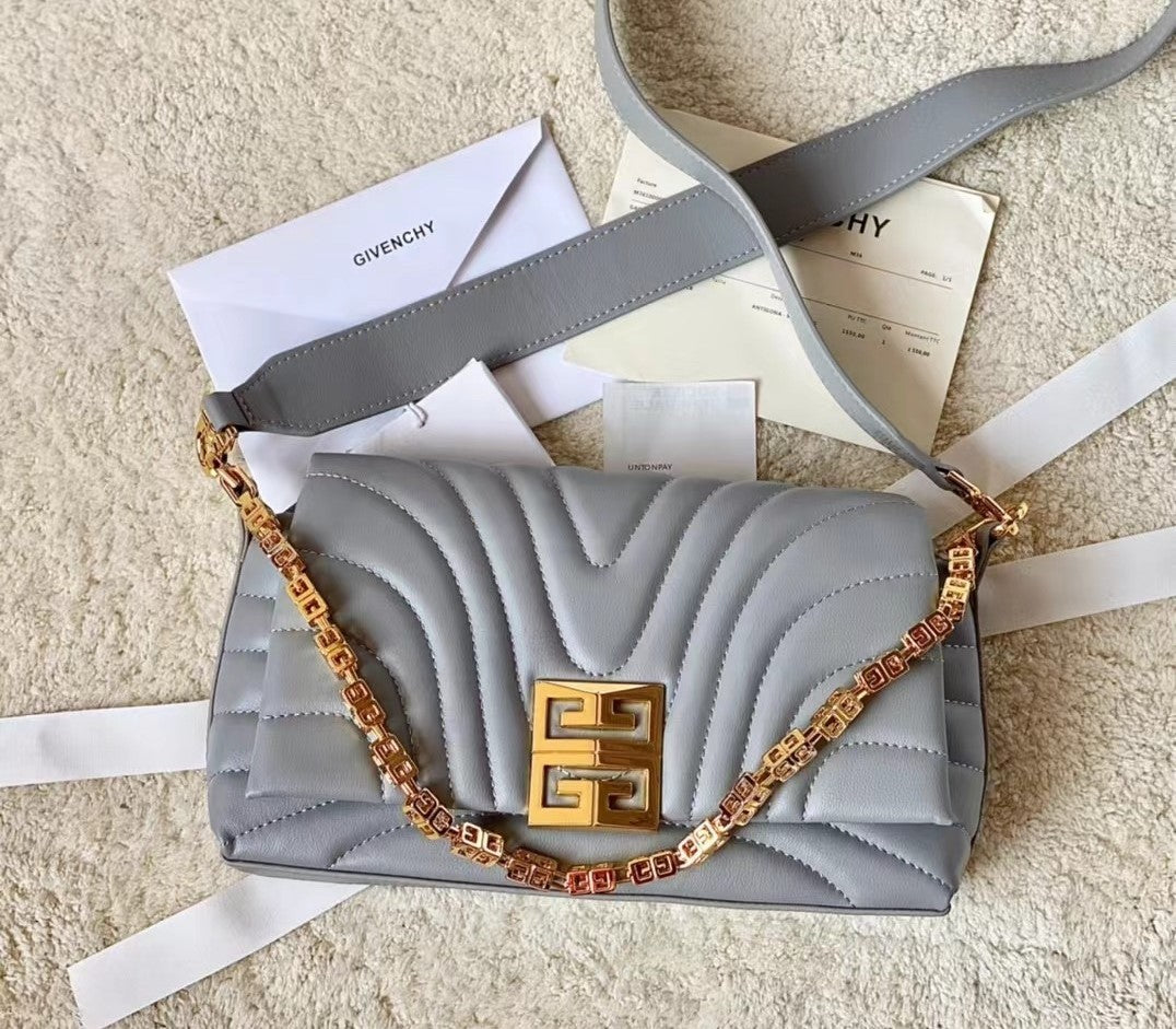 Bolso Givenchy 4G Chain – Cuero Acolchado Negro con Cadena