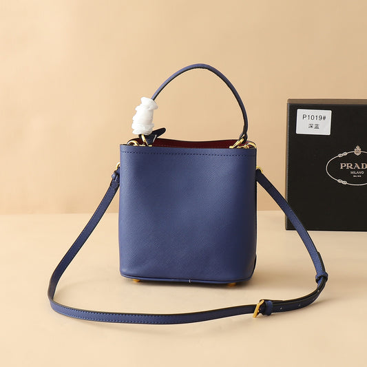 Bolso Prada Double Bucket Mini | Elegancia Moderna en Panamá