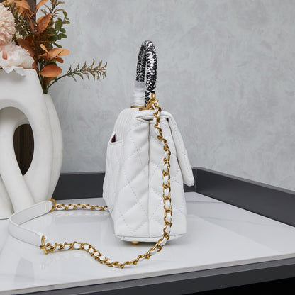 Chanel Flap Bag Blanca con Asa y Dorado | Cartera de Lujo en Panamá