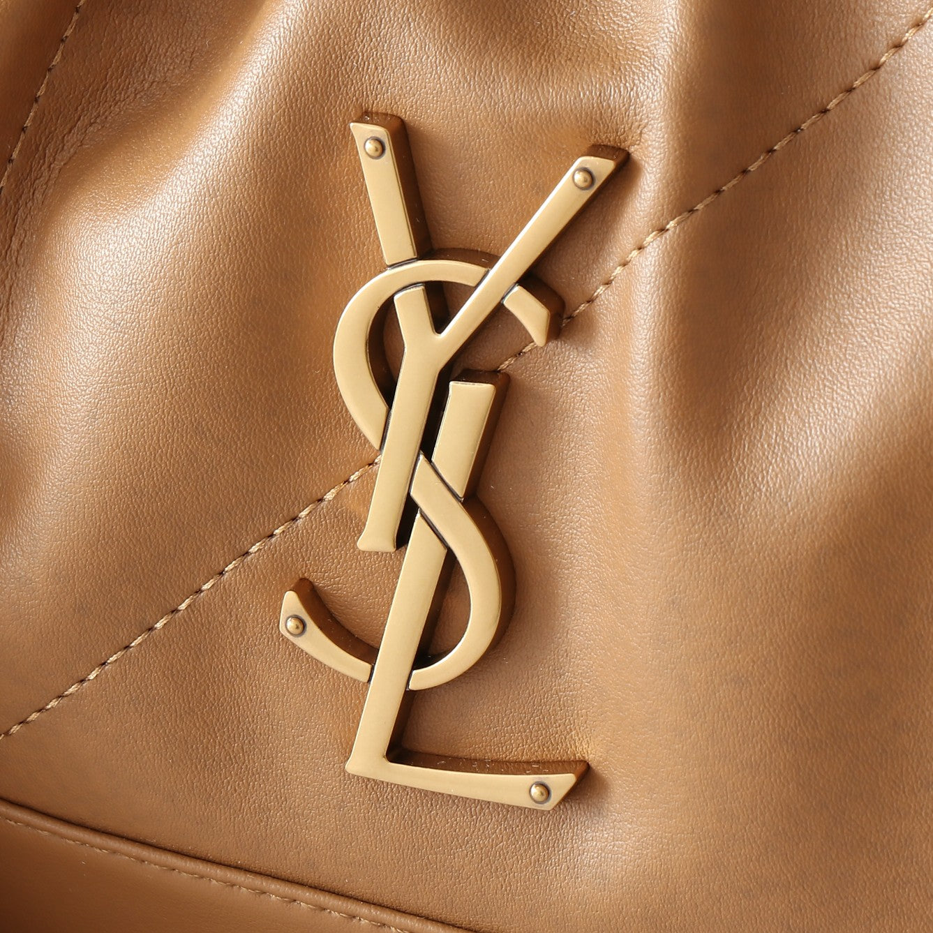 Bolso Yves Saint Laurent Large Pochon Tote | Estilo Versátil y Moderno en Panamá