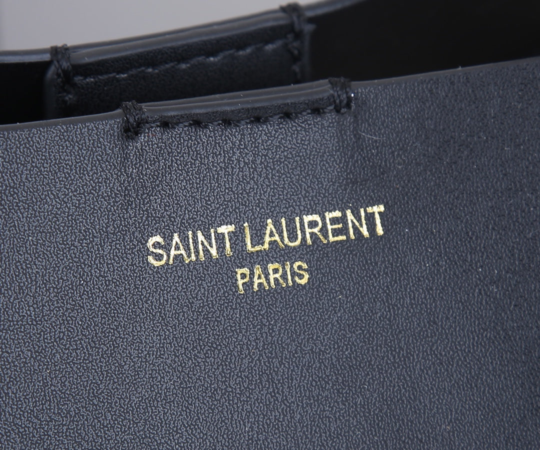 YSL | Bolso Shopper de Cuero Grano Natural | Estilo Casual Chic en Panamá