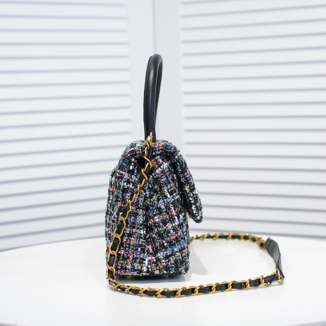 Bolso de Tweed con Lentejuelas | Elegancia Artesanal y Glamour en Panamá