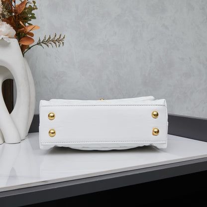 Chanel Flap Bag Blanca con Asa y Dorado | Cartera de Lujo en Panamá