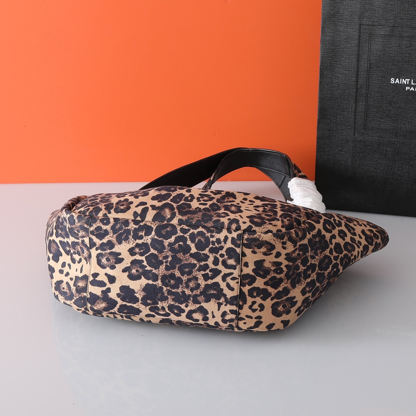 Bolso Yves Saint Laurent BEA Hobo Leopardo | Lujo Relajado en Panamá