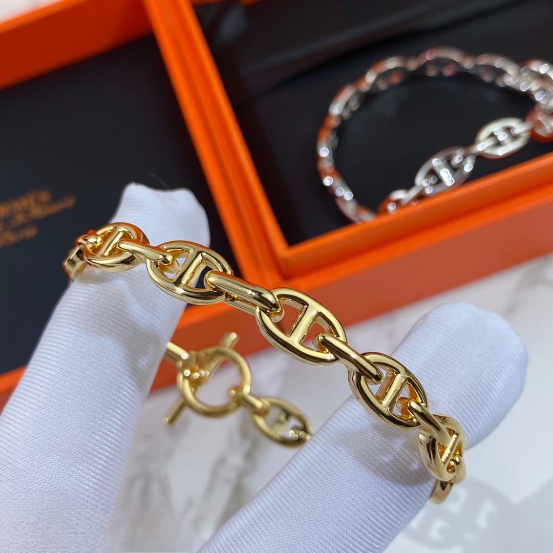Hermès Pig Nose Bracelet | Iconic Luxury Bracelet in Panama