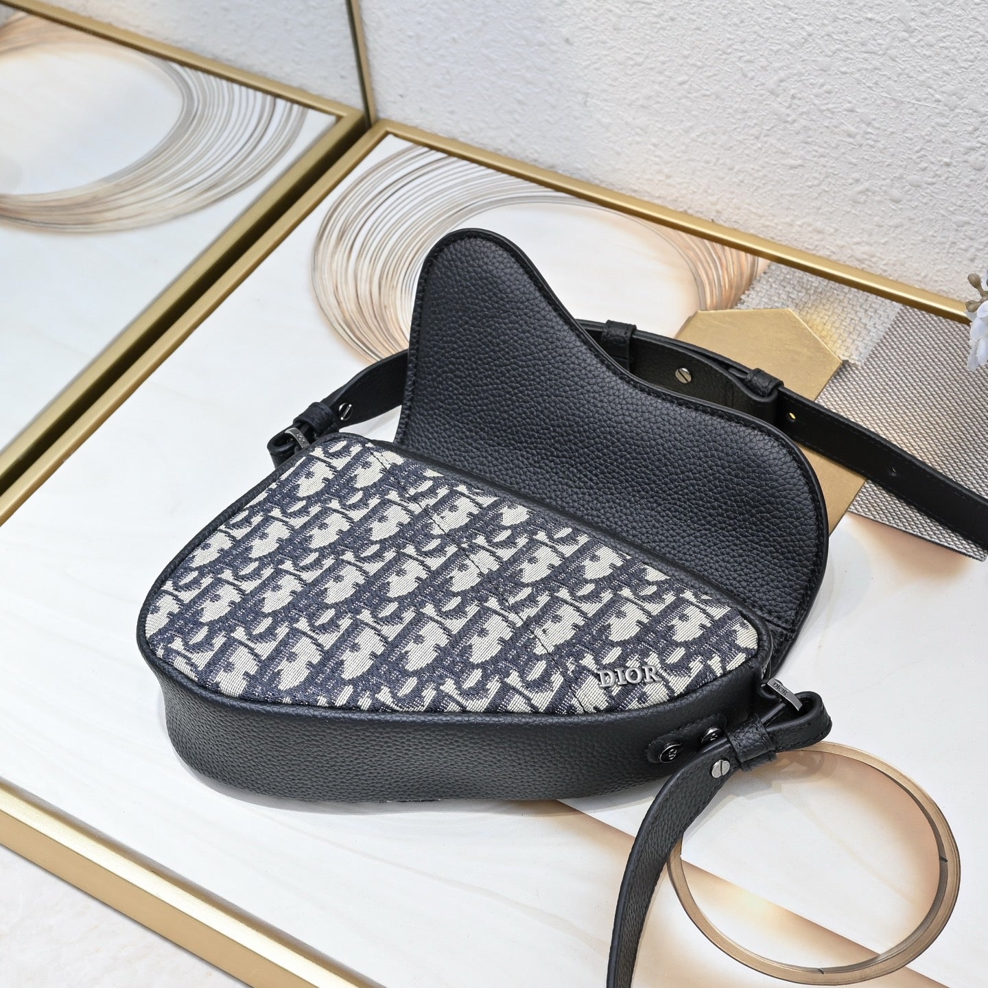 Bolso Dior Saddle Negro | Cartera de Lujo Moderna en Panamá
