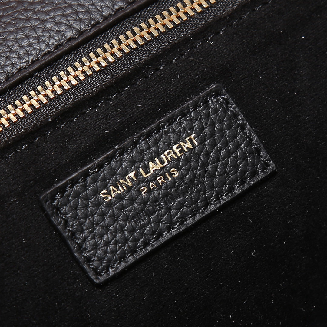 Bolso Yves Saint Laurent BEA Shopping Hobo Negro | Estilo Relajado y Lujo en Panamá