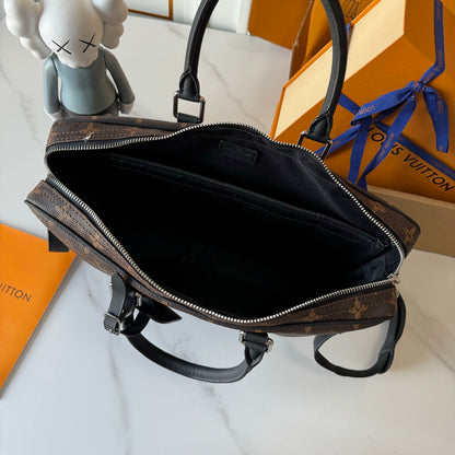 Maletín Louis Vuitton Voyage | Portafolio de Lujo para Laptop en Panamá