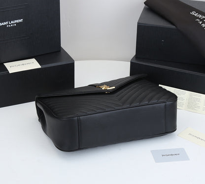 Bolso Saint Laurent de Piel | Elegancia y Sofisticación en Panamá