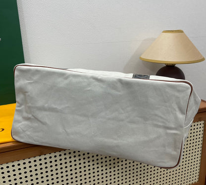 Goyard Saint Louis Tote Bag Blanca con Monograma – Espacio, Estilo y Exclusividad