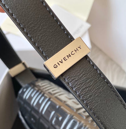 Bolso Givenchy 4G con Cadena – Elegancia Gráfica y Sofisticada