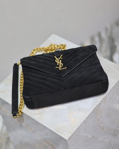 Bolso Saint Laurent College Monogram – Glamour en Negro con Toques Dorados