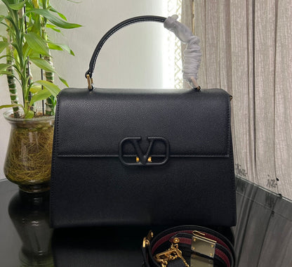 Bolso Valentino Garavani VSLING – Cuero de Becerro Graneado