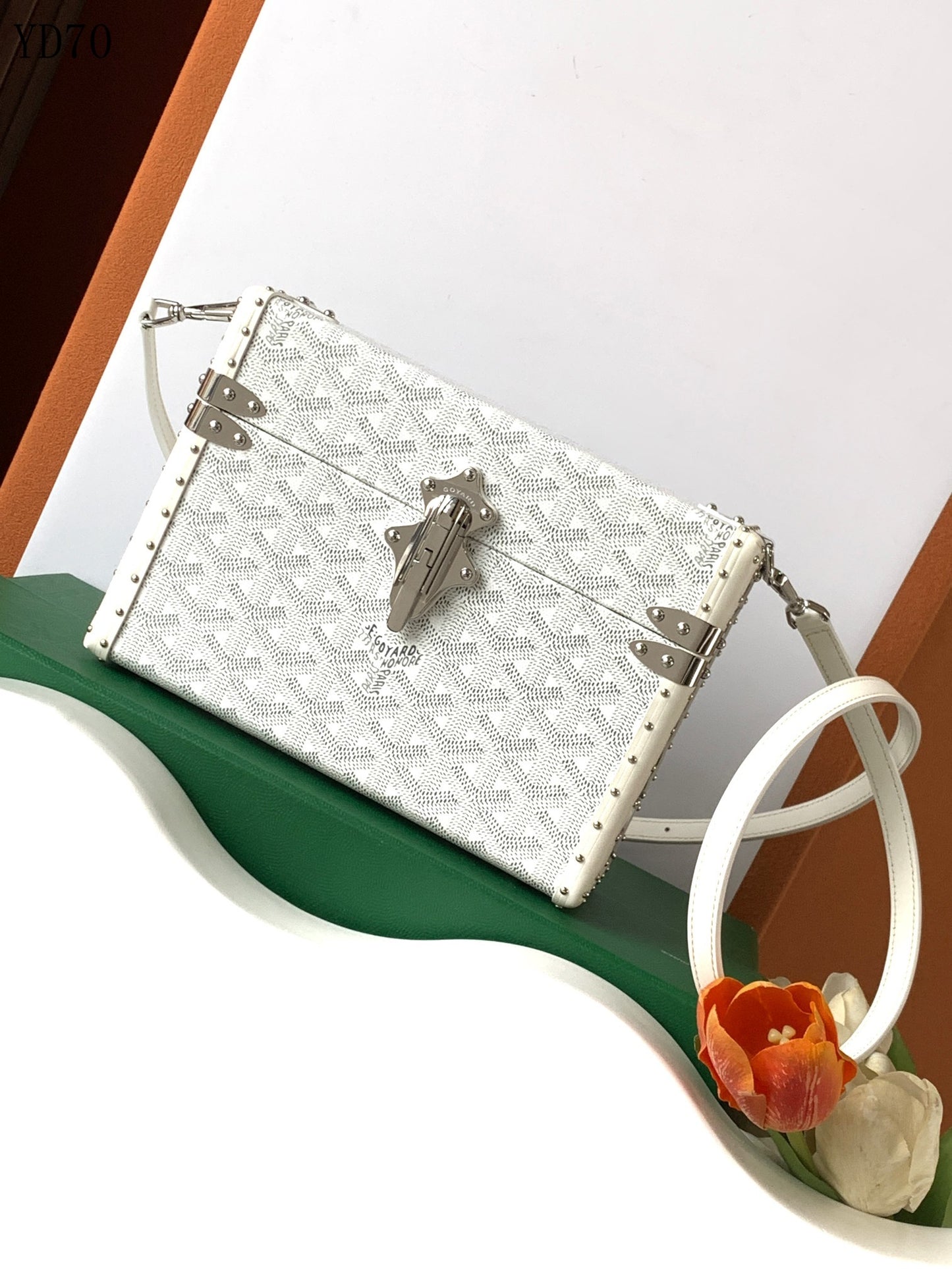 Goyard Minaudière Box Bag Marrón Caramelo – Tradición, Estilo y Distinción.