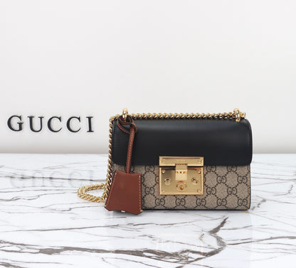 Bolso Gucci Padlock GG Supreme – Elegancia Clásica con Toque Moderno