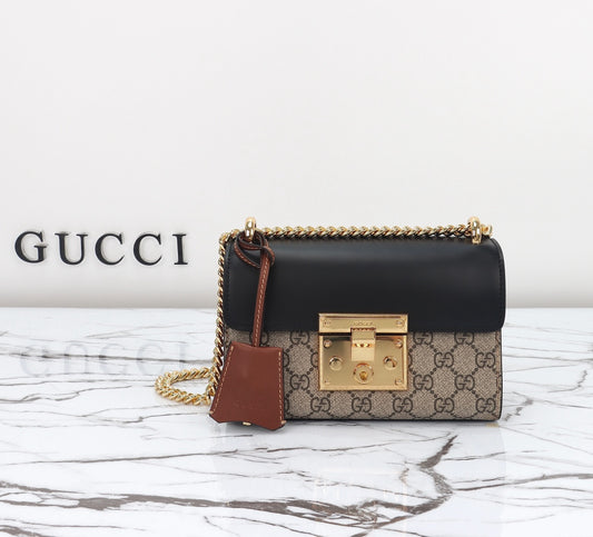 Bolso Gucci Padlock GG Supreme – Elegancia Clásica con Toque Moderno
