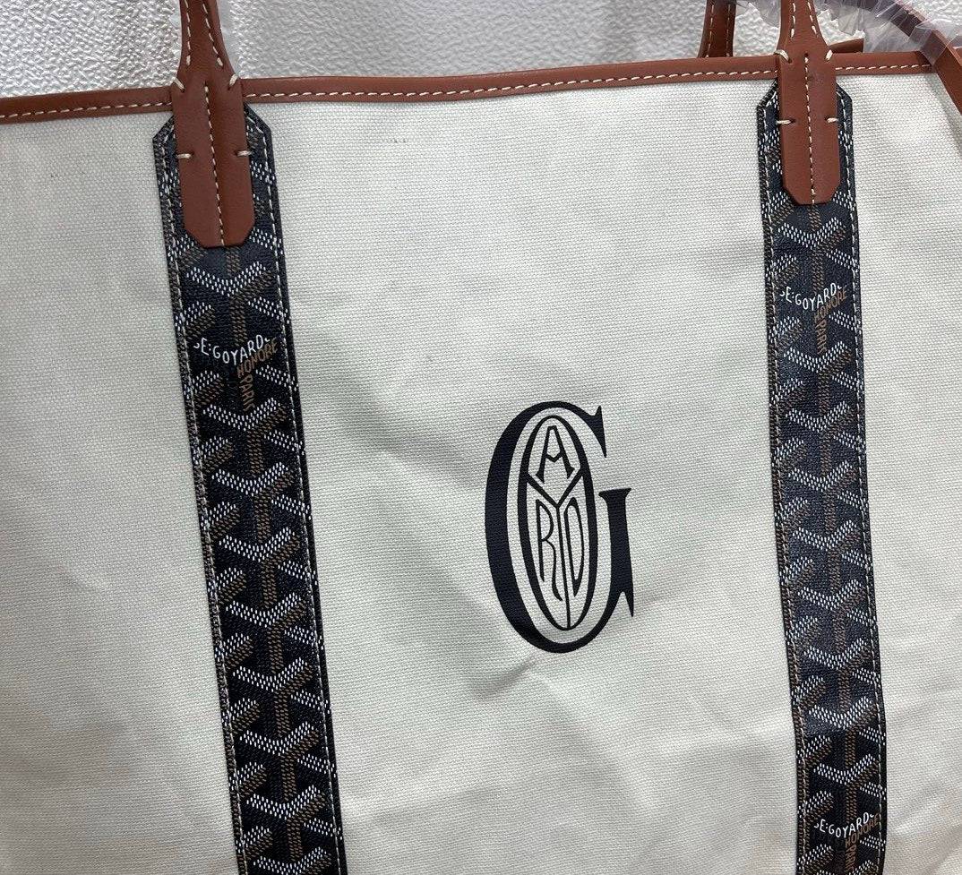 Goyard Saint Louis Tote Bag Blanca con Monograma – Espacio, Estilo y Exclusividad