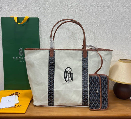 Goyard Saint Louis Tote Bag Blanca con Monograma – Espacio, Estilo y Exclusividad