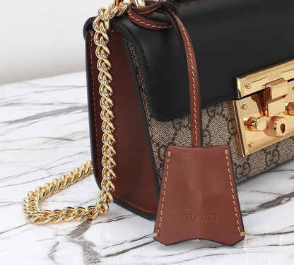 Bolso Gucci Padlock GG Supreme – Elegancia Clásica con Toque Moderno
