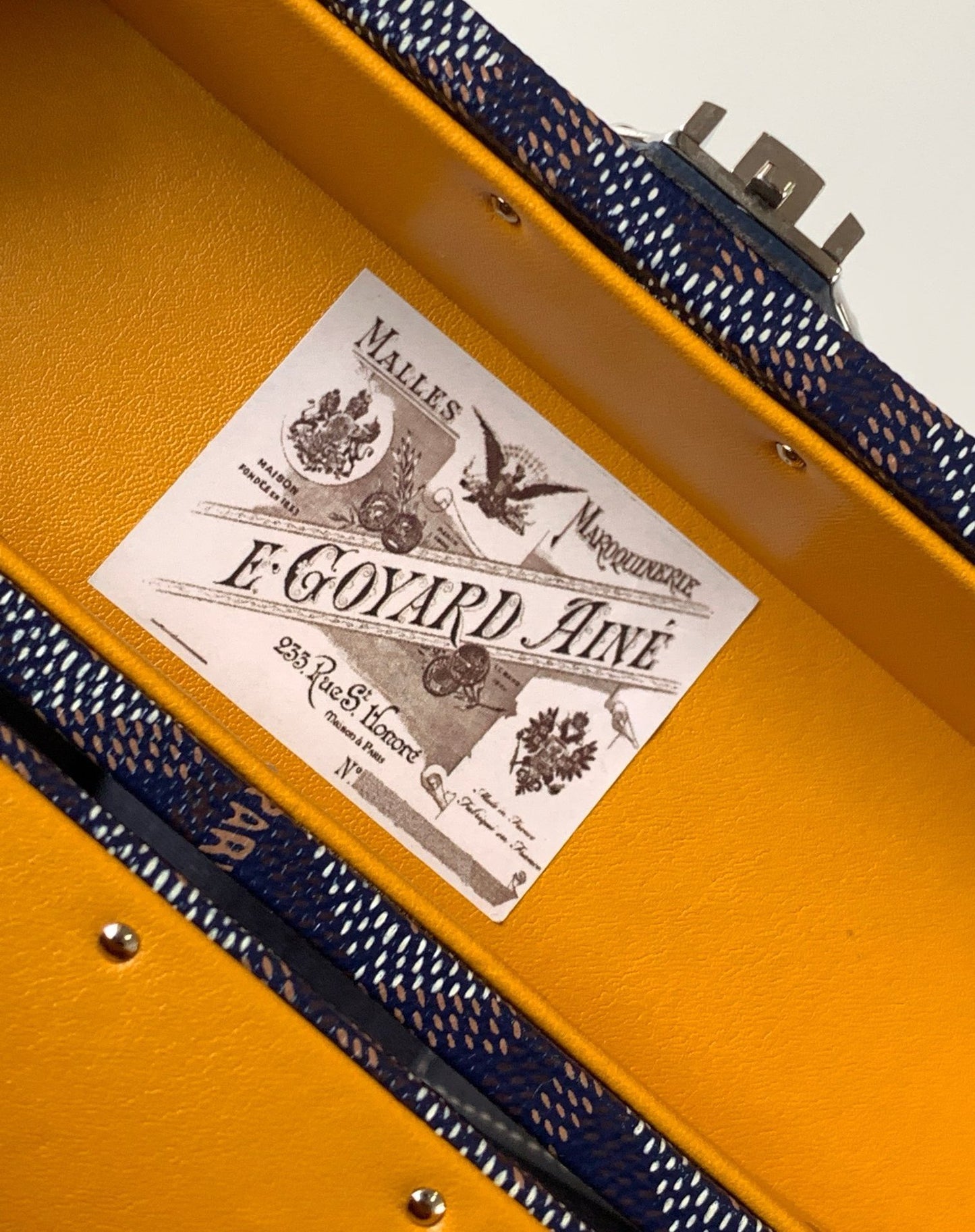 Goyard Minaudière Box Bag Azul – Estilo Exclusivo en Cada Detalle.