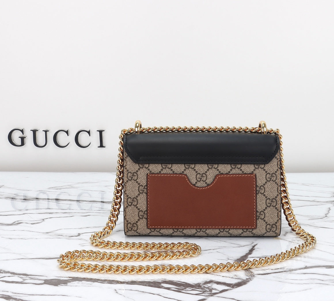 Bolso Gucci Padlock GG Supreme – Elegancia Clásica con Toque Moderno