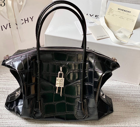 Bolso Givenchy Antigona Lock Soft – Edición de Alta Costura en Cuero de Becerro
