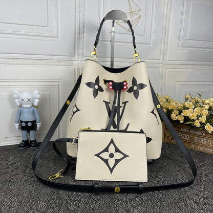 Louis Vuitton NéoNoé MM con Monogram Gigante – Color Crema | Sofisticación Diaria