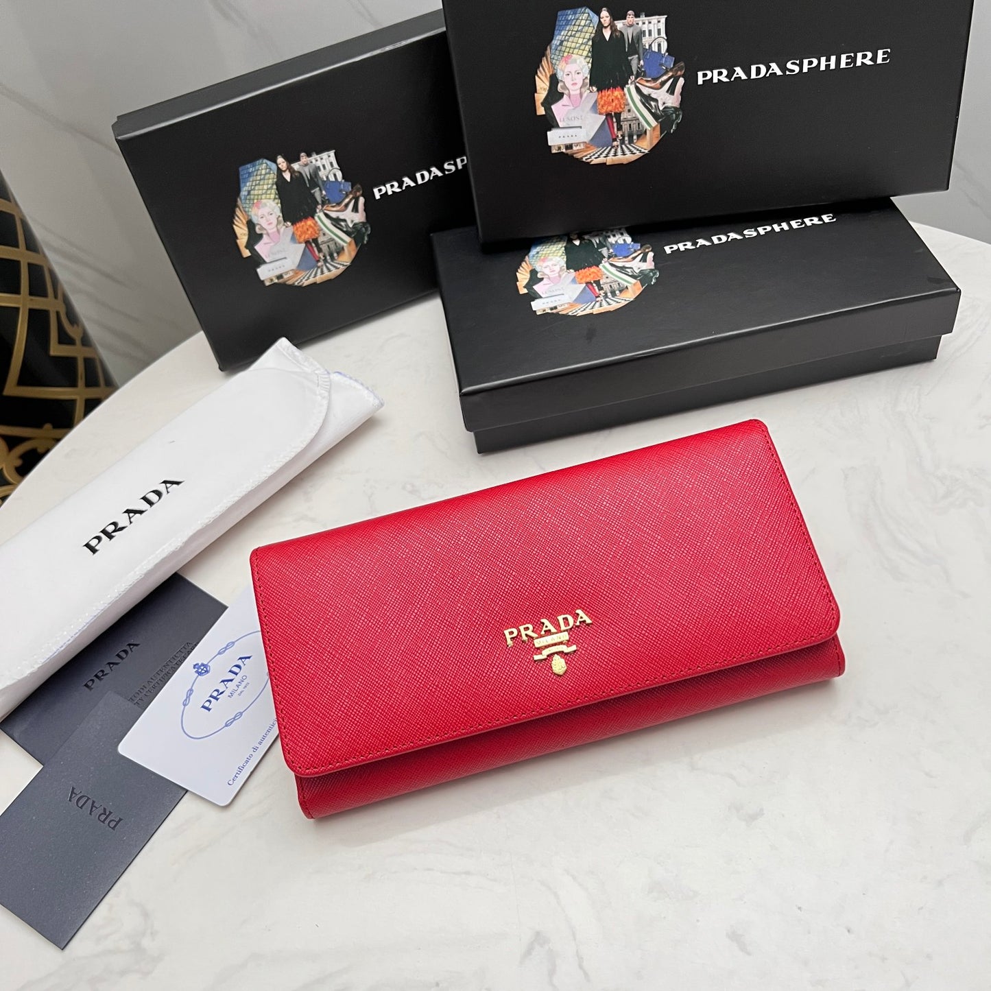 Prada Billetera Continental de Cuero | Logo Metálico y Diseño Italiano