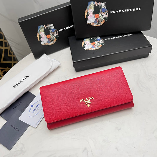 Prada Billetera Continental de Cuero | Logo Metálico y Diseño Italiano