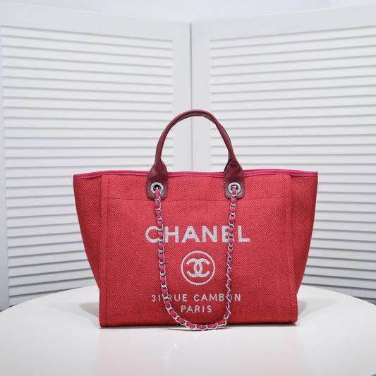 CHANEL Deauville Tote Bag Color Rojo | Elegante y Casual