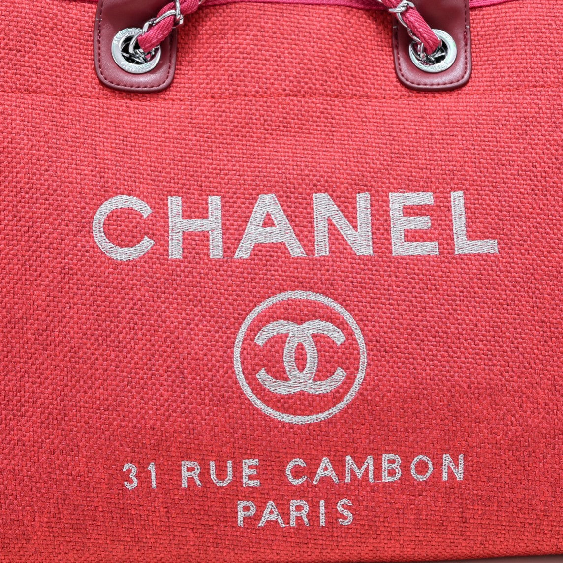 CHANEL Deauville Tote Bag Color Rojo | Elegante y Casual