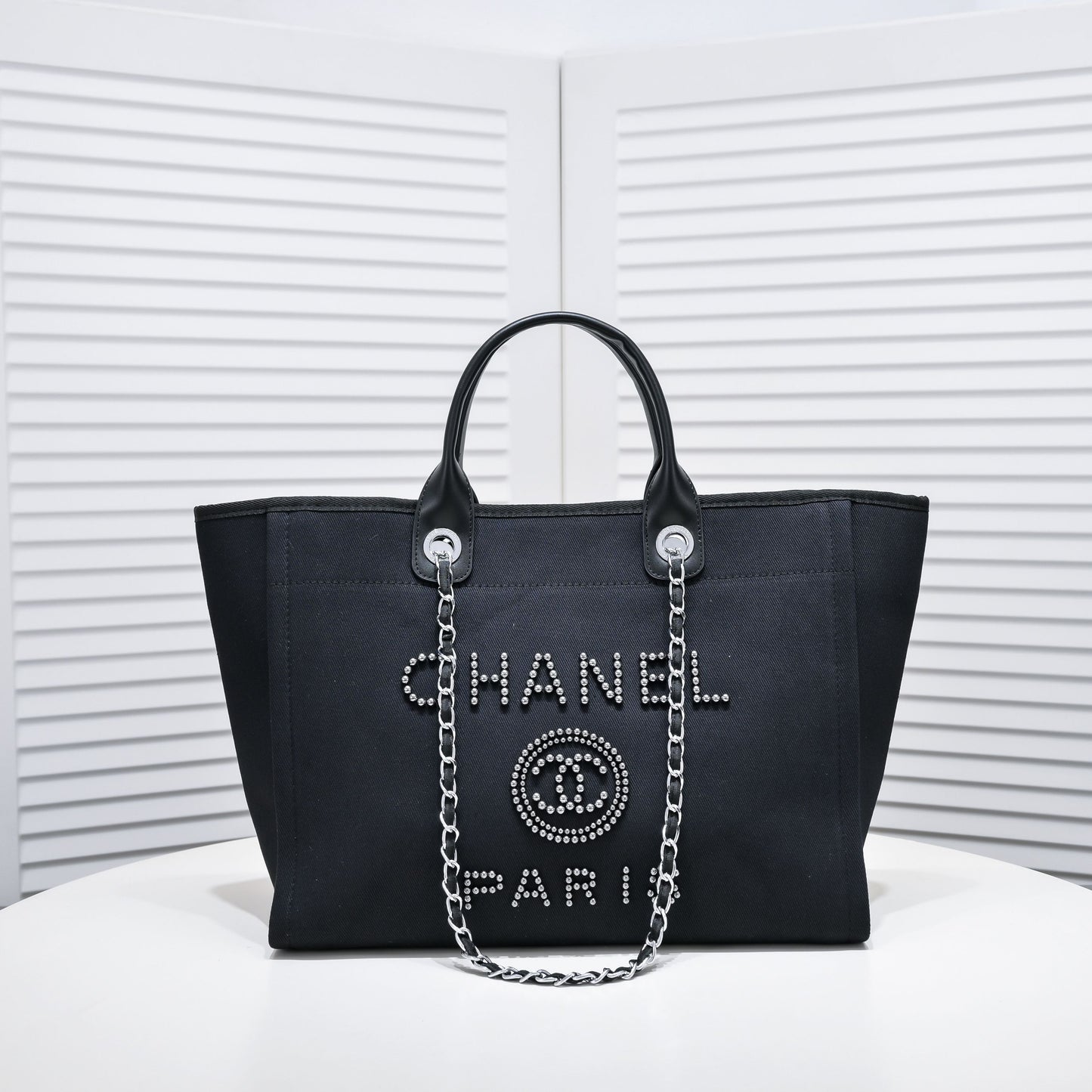 CHANEL Deauville Tote Bag with Pearls color Negro | Delicada y Sofisticada