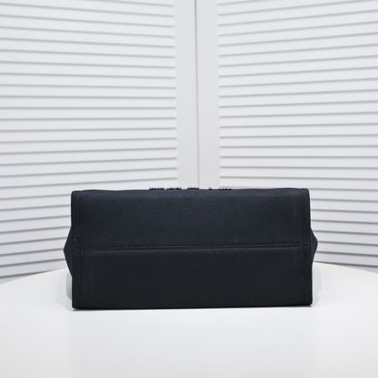 CHANEL Deauville Tote Bag with Pearls color Negro | Delicada y Sofisticada