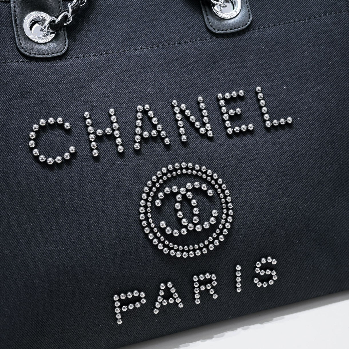 CHANEL Deauville Tote Bag with Pearls color Negro | Delicada y Sofisticada