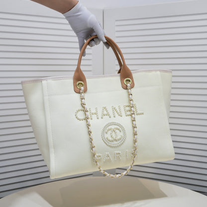 CHANEL Deauville Tote Bag with Pearls color Blanco Perla | Delicada y Sofisticada