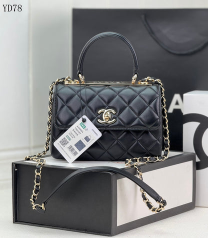 Chanel Matelassé Shoulder Bag de Cuero