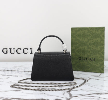 Gucci Dionysus Mini en Cuero Negro y Cristales – Lujo Artesanal y Brillo Sofisticado