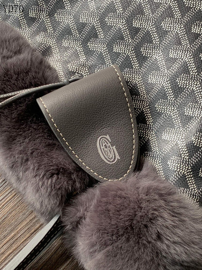 Goyard Shopper Gris con Forro de Pelo – Elegancia Invernal con Estilo Exclusivo