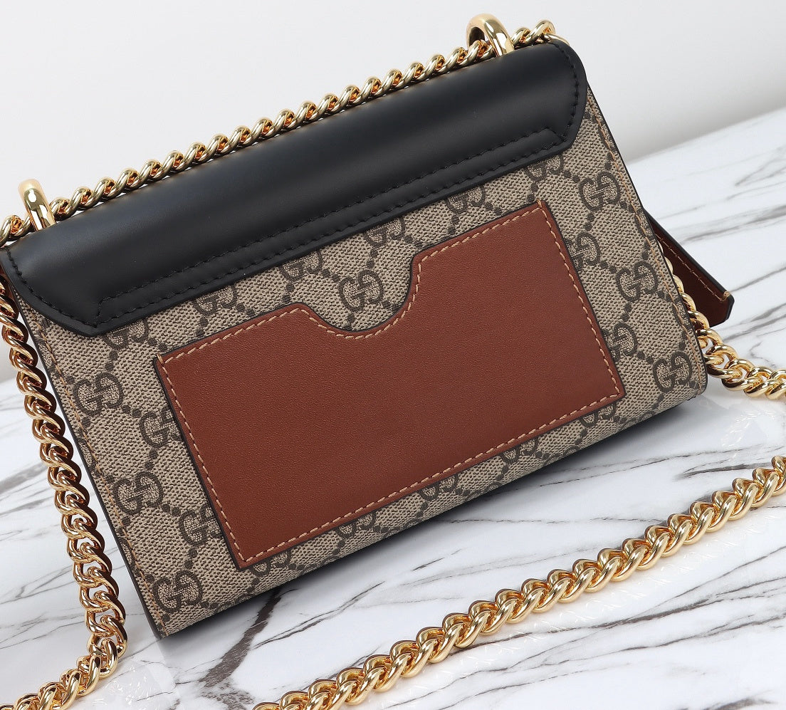 Bolso Gucci Padlock GG Supreme – Elegancia Clásica con Toque Moderno