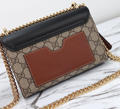Bolso Gucci Padlock GG Supreme – Elegancia Clásica con Toque Moderno