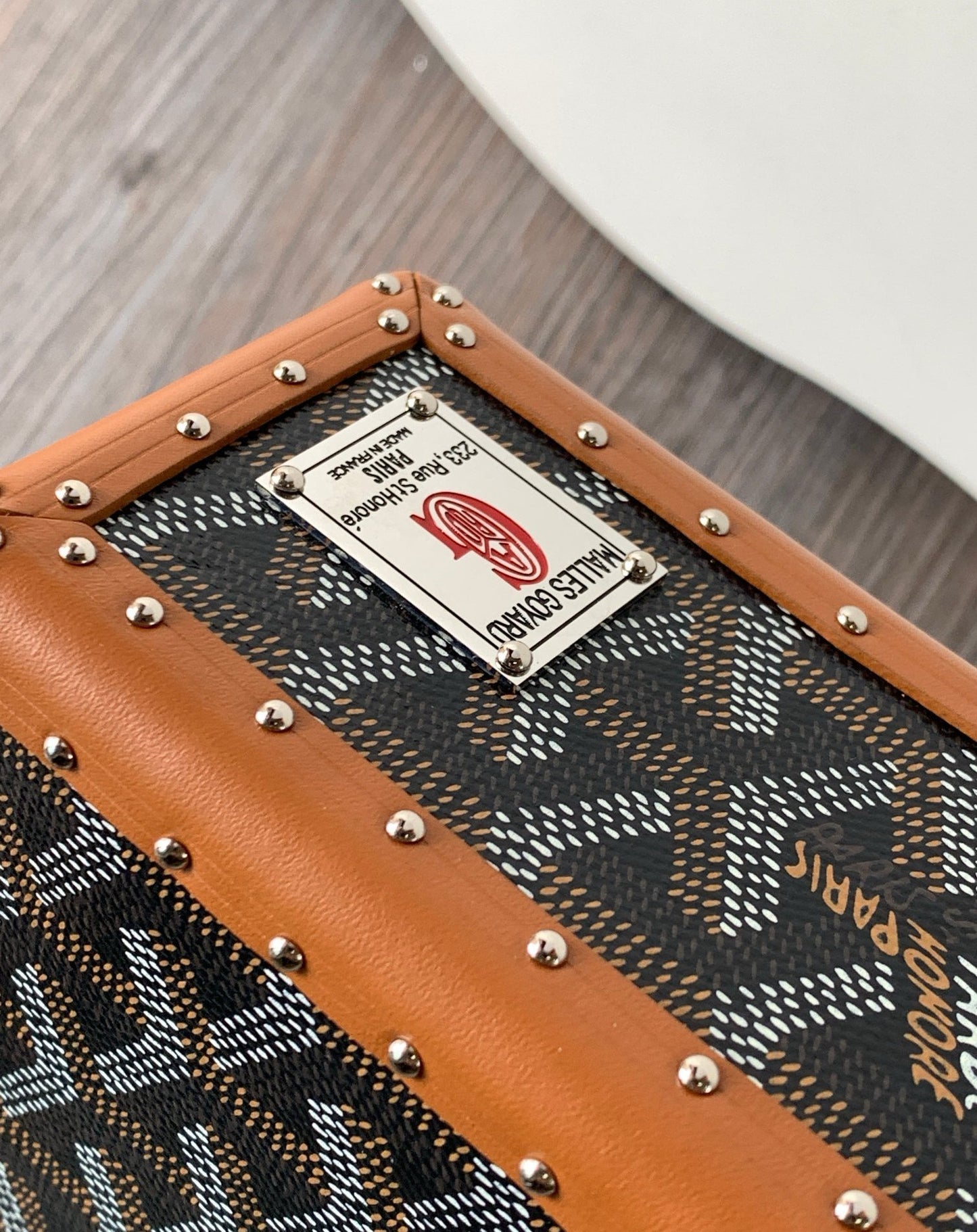 Goyard Minaudière Box Bag Marrón Caramelo – Tradición, Estilo y Distinción.