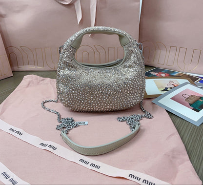 Mini Bag Miu Miu con Cristales Dorada – Cuero Hecho a Mano, Brillo de Lujo
