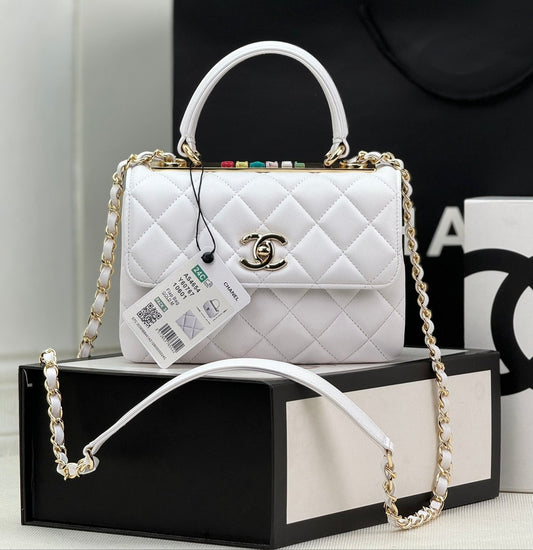 Chanel Matelassé Shoulder Bag de Cuero