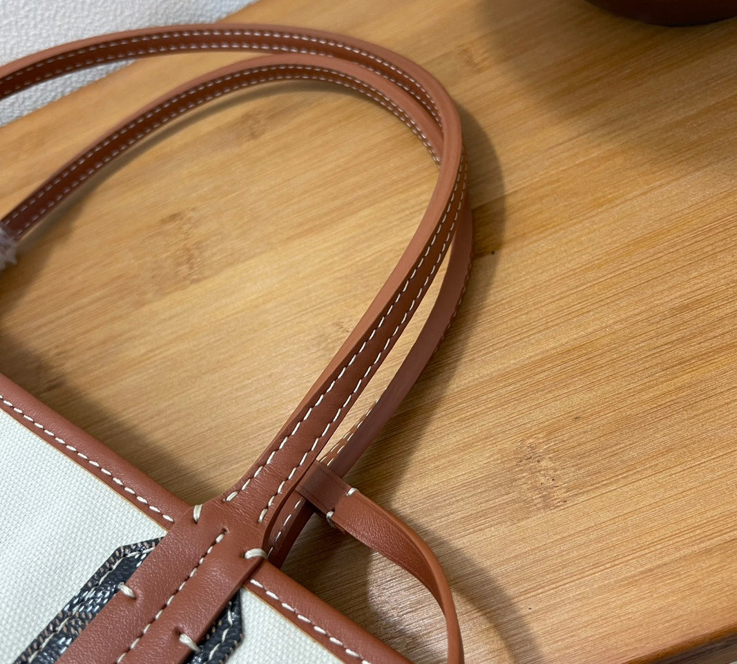 Goyard Saint Louis Tote Bag Blanca con Monograma – Espacio, Estilo y Exclusividad