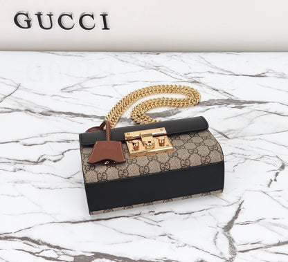 Bolso Gucci Padlock GG Supreme – Elegancia Clásica con Toque Moderno